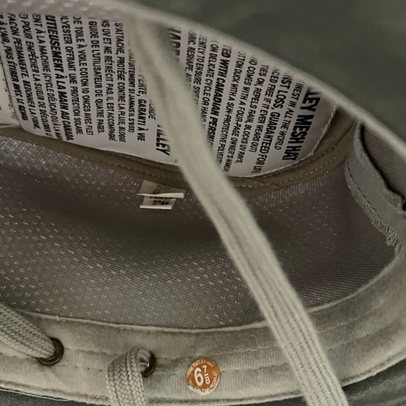 The Tilley mesh hat - Picture 6 of 6